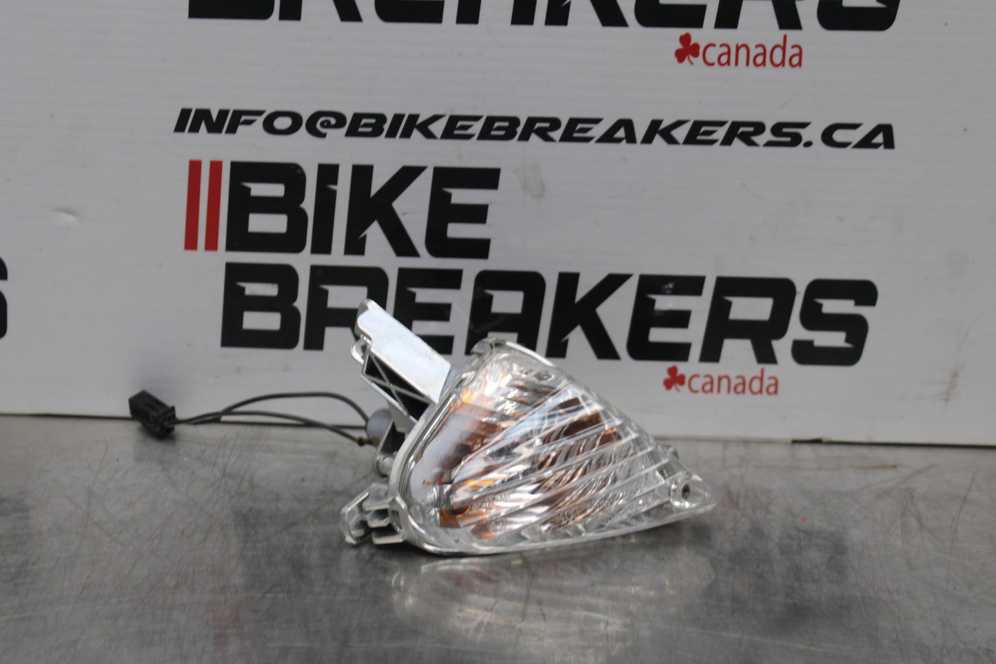 08-10 SUZUKI GSXR 600 RIGHT REAR BACK TURN SIGNAL LIGHT INDICATOR BB202