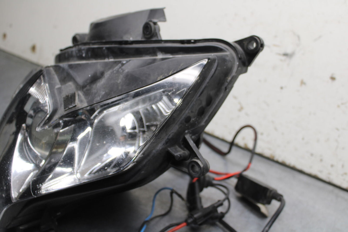 08-09 SUZUKI GSXR600 FRONT HEADLIGHT HEAD LIGHT LAMP BB728