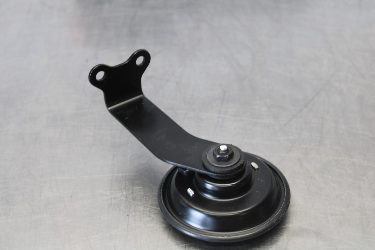 11-26 SUZUKI GSXR750 HORN SIGNAL BB882
