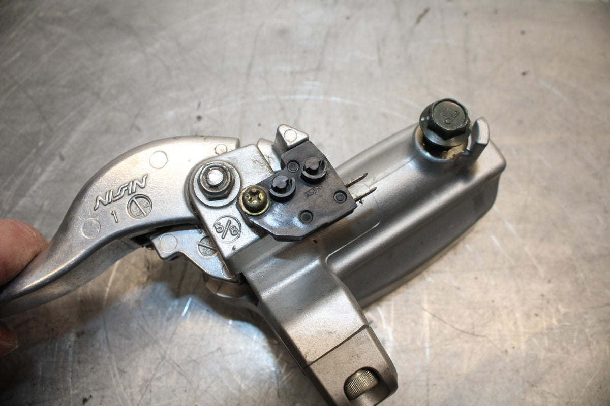 06-09 SUZUKI M109R BOULAVARD FRONT BRAKE MASTER CYLINDER BB501