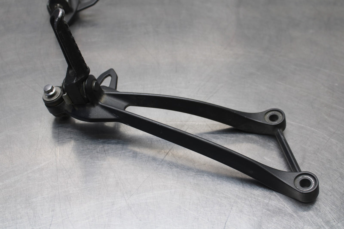 13-18 KAWASAKI NINJA ZX6R REAR BACK PASSENGER PEG SET PAIR BB735