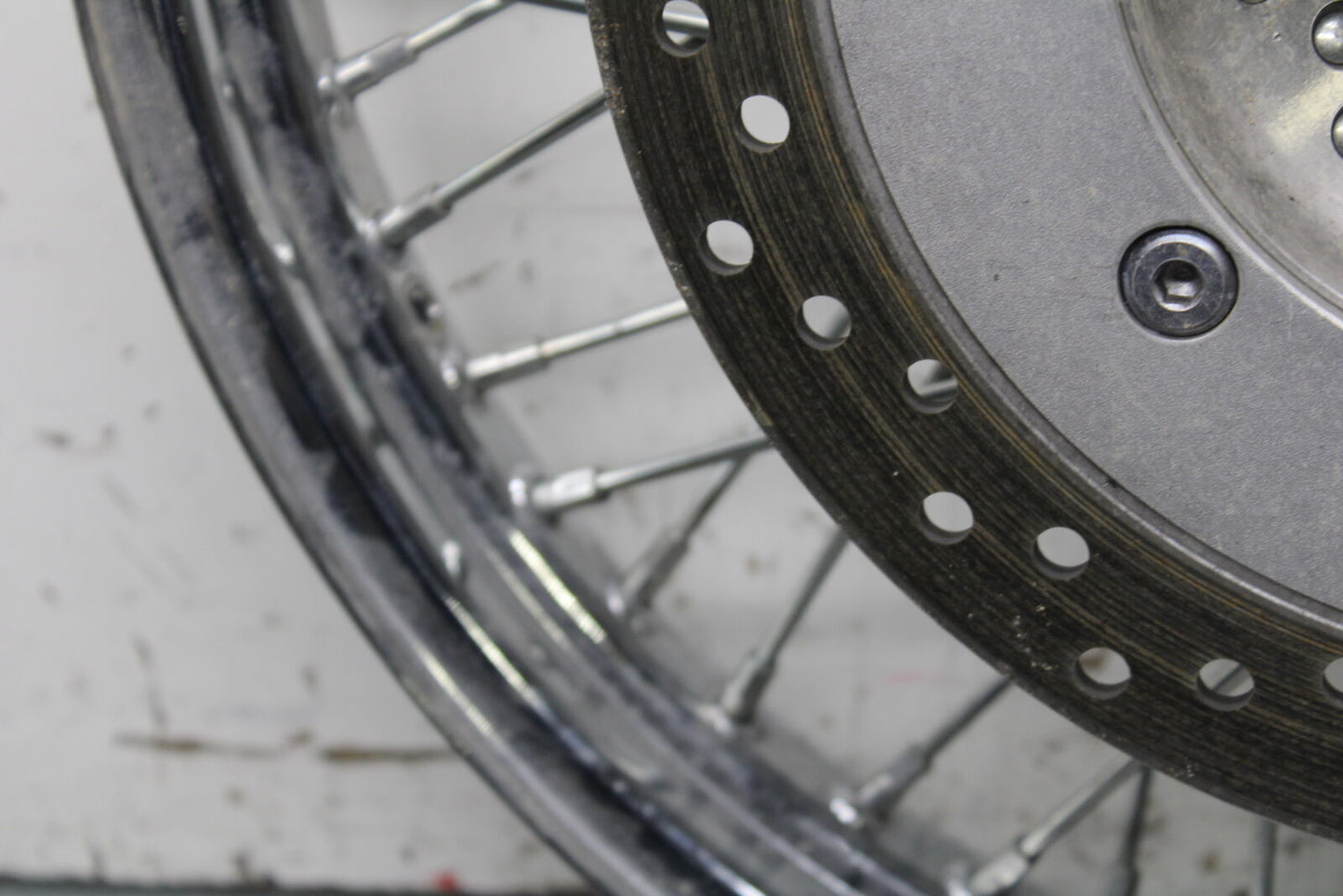 10-13 HONDA SHADOW RS 750 VT750RS FRONT WHEEL AND BRAKE DISC ROTOR BB718