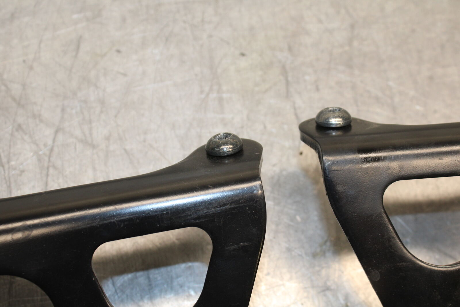 14 HONDA CTX1300A SADDLEBAG CASE MOUNTING BRACKET MOUNT BB732