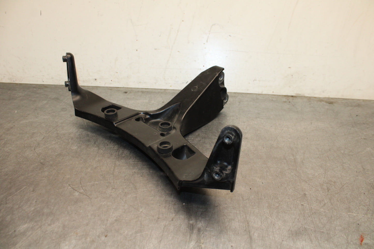 03-04 HONDA CBR600RR UPPER FAIRING MIRROR GAUGES STAY BRACKET BB127