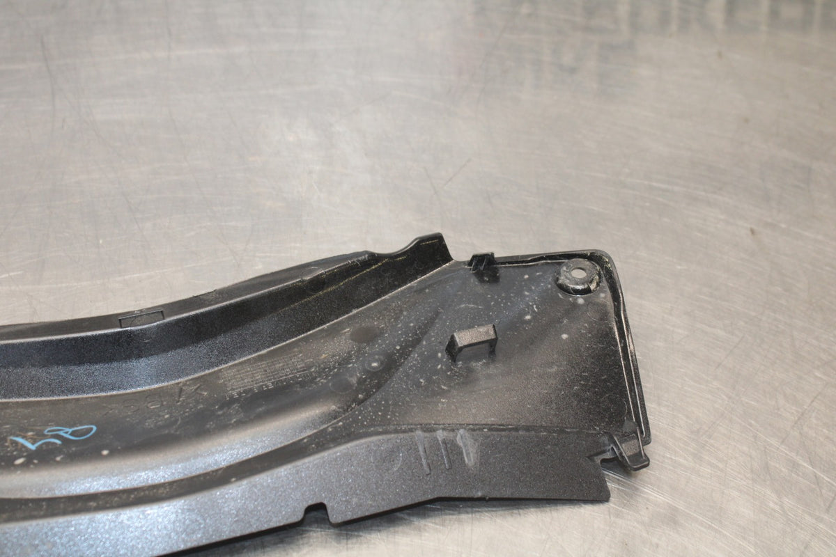 23 YAMAHA YZF R3 CENTER REAR BACK TAIL FAIRING COVER TRIM COWL BB003