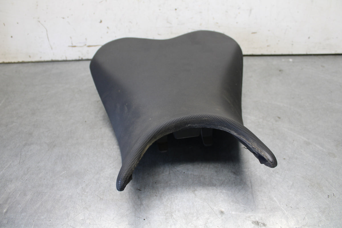 18-23 KAWASAKI NINJA 400 FRONT DRIVERS SEAT PAD SADDLE PILLION BB679