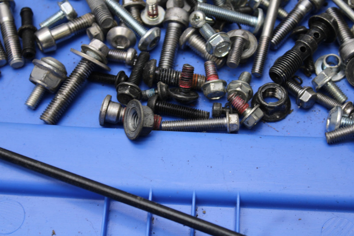 24-25 KAWASAKI NINJA ZX4R MOUNTING BOLTS HARDWARE MOTOR SCREWS BB174