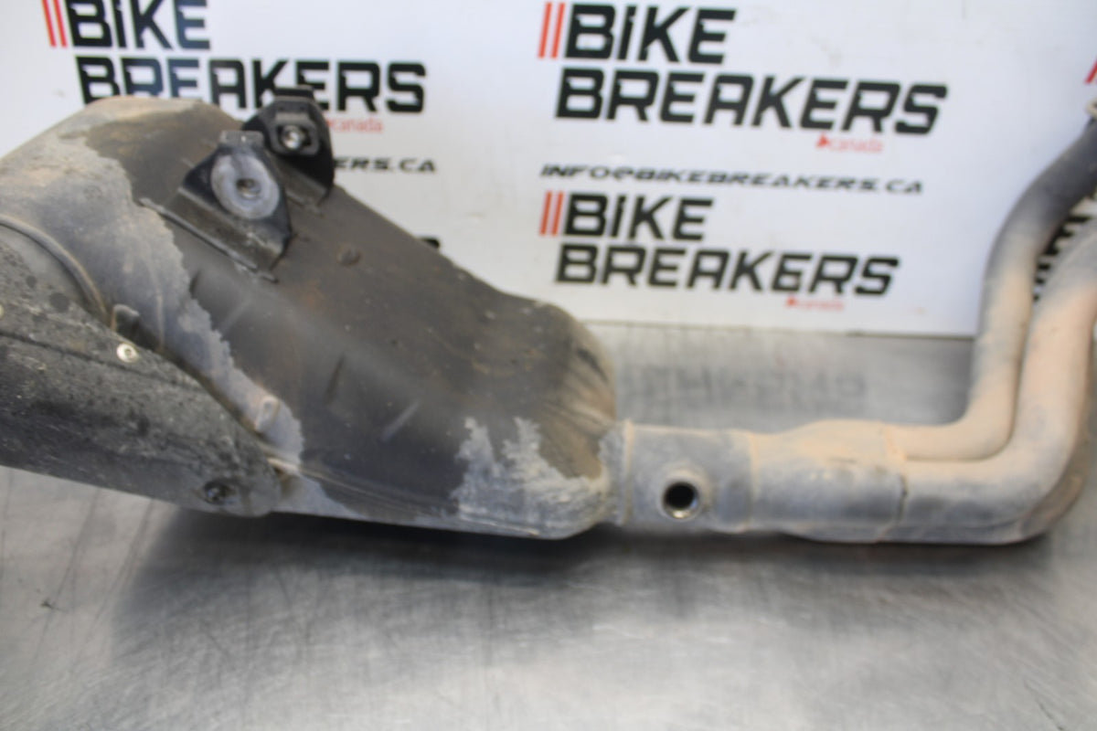 16 YAMAHA XSR900 FULL EXHAUST SYSTEM HEADERS PIPE MUFFLER BB786