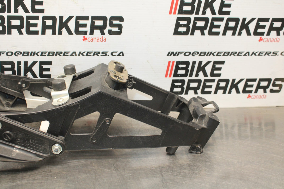 06-07 SUZUKI GSXR 600 REAR SUBFRAME BACK SUB FRAME BB845