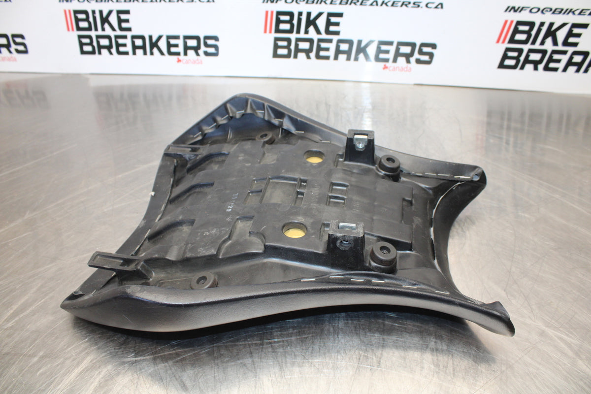 12-16 HONDA CBR1000RR FRONT DRIVERS SEAT PAD SADDLE PILLION BB157