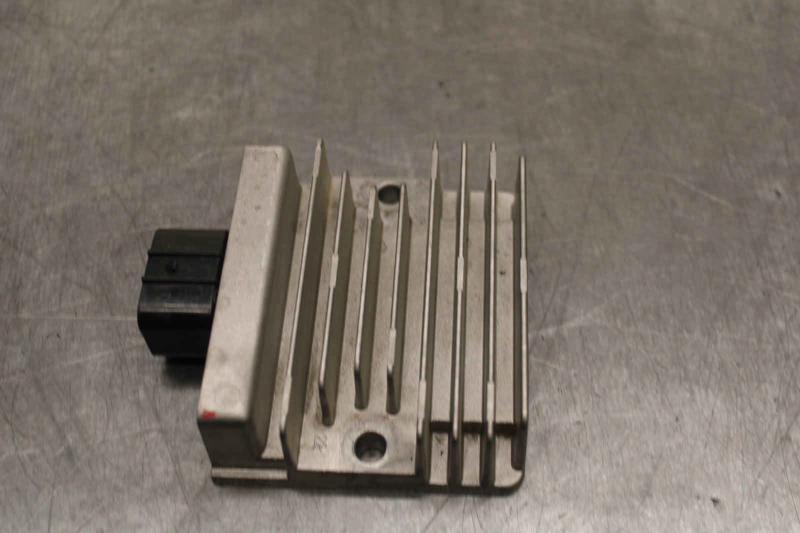 24 KAWASAKI NINJA 500 ABS RECTIFIER VOLTAGE REGULATOR BB730