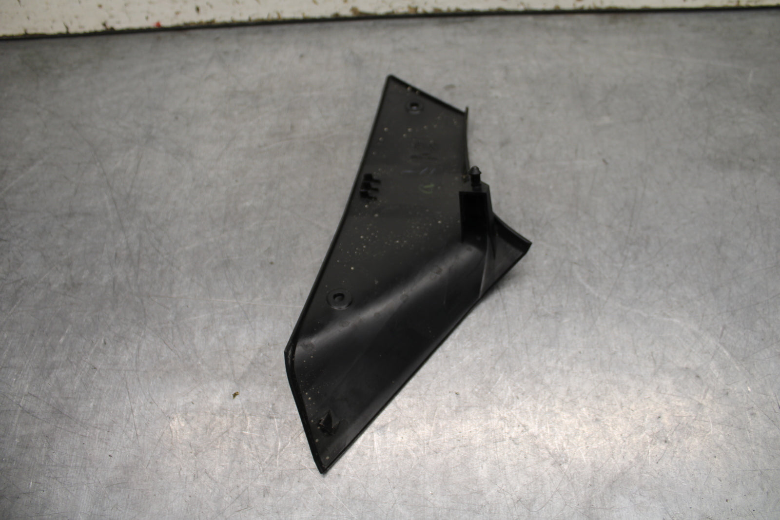 24 KAWASAKI NINJA 500 ABS RIGHT FRONT DUCT COVER PANEL COWL BB730