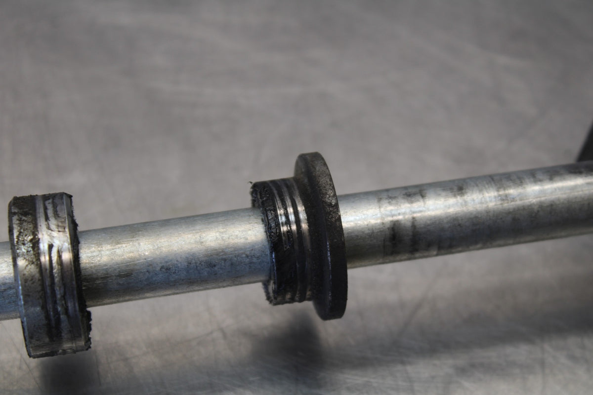 24-25 KAWASAKI ELIMINATOR 450 REAR AXLE BACK WHEEL RIM PIVOT BOLT AXEL BB869