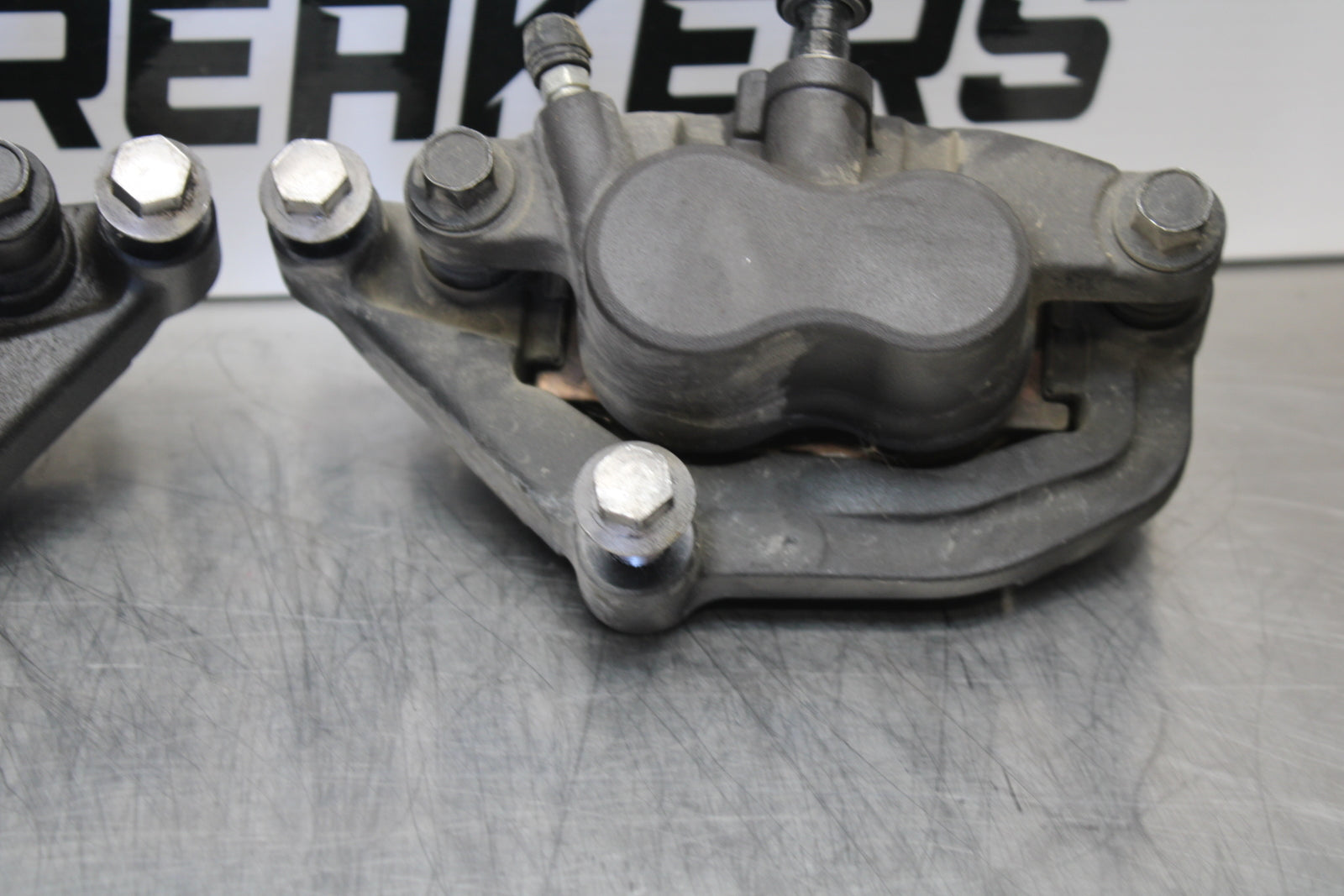 09-15 YAMAHA FZ6R RIGHT LEFT FRONT BRAKE CALIPER SET PAIR CALIPERS BB161