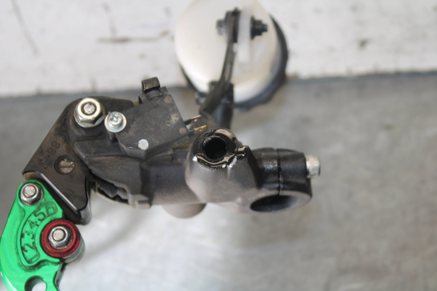 19-23 KAWASAKI NINJA ZX6R FRONT BRAKE MASTER CYLINDER w/ LEVER BB701