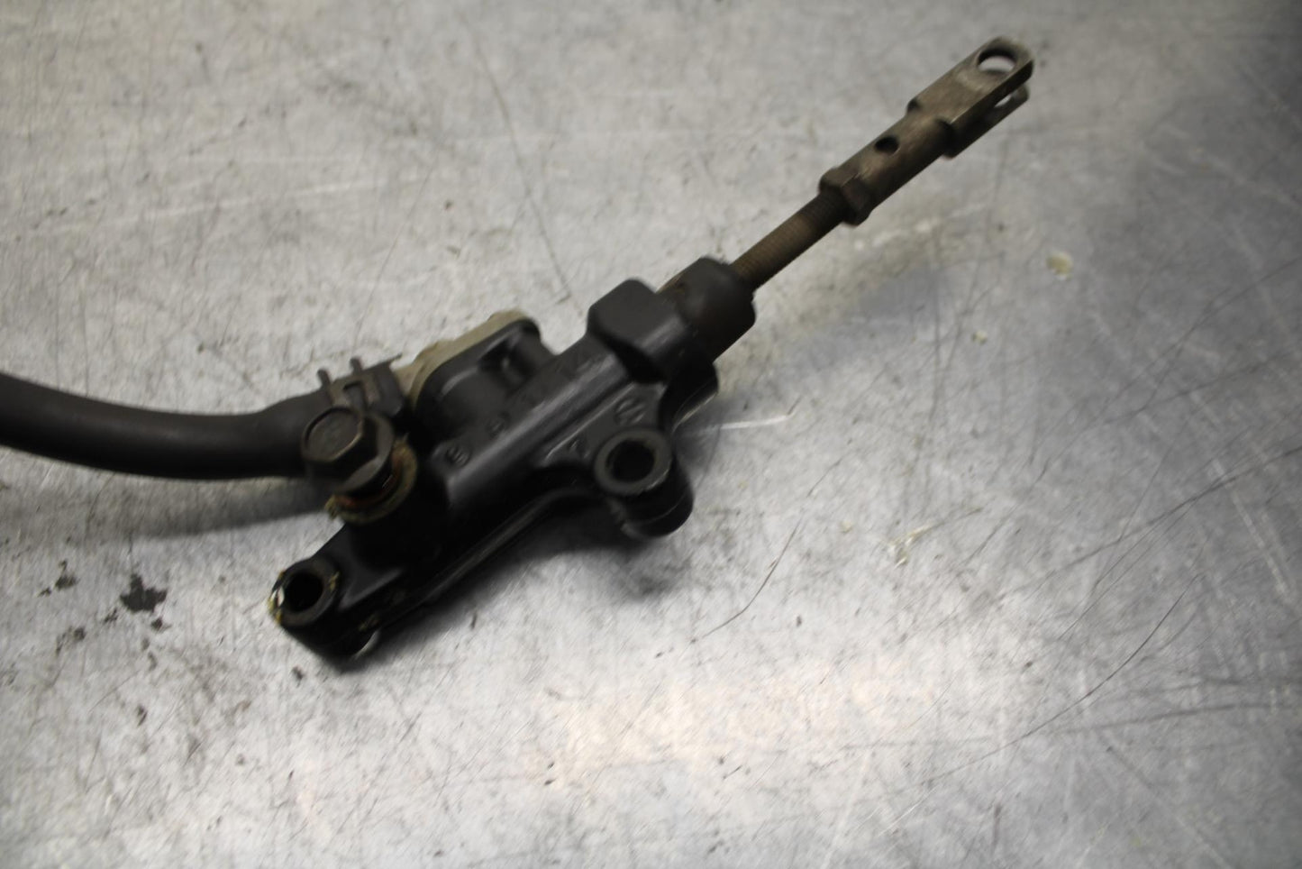 89-90 YAMAHA FZR600 REAR  BRAKE MASTER CYLINDER W RESERVOIR 1WG-25850-50-00 BB76