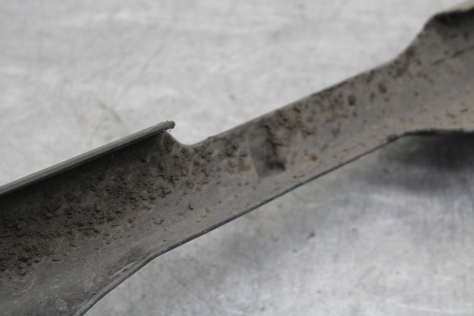 13-18 KAWASAKI NINJA ZX6R REAR BACK DRIVE CHAIN GUARD COVER 36014-0048 BB666