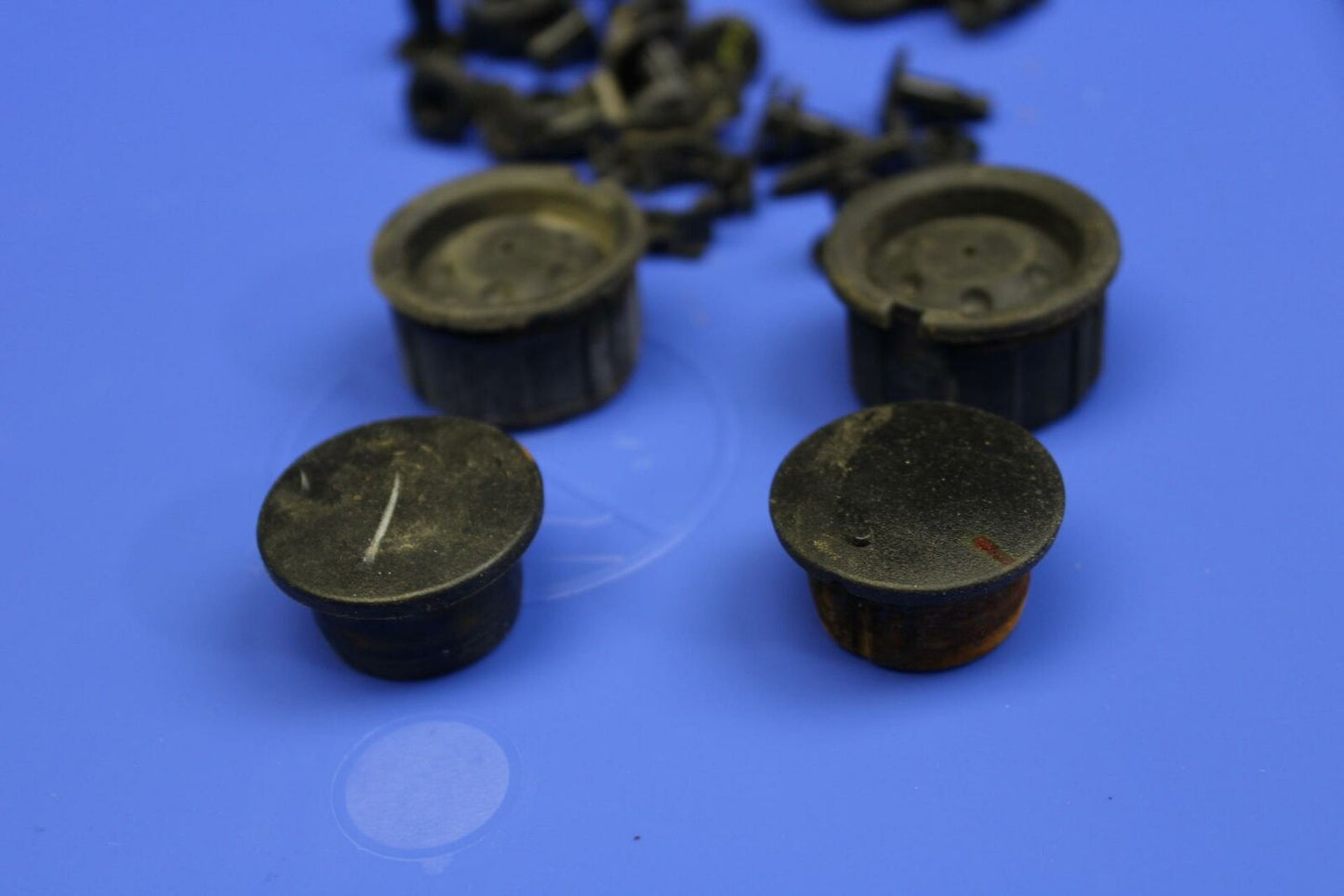 19 YAMAHA YZF R3 REAR BACK SWINGARM BOLT CAPS SCREW CAPS WIRE CLIPS  BB177