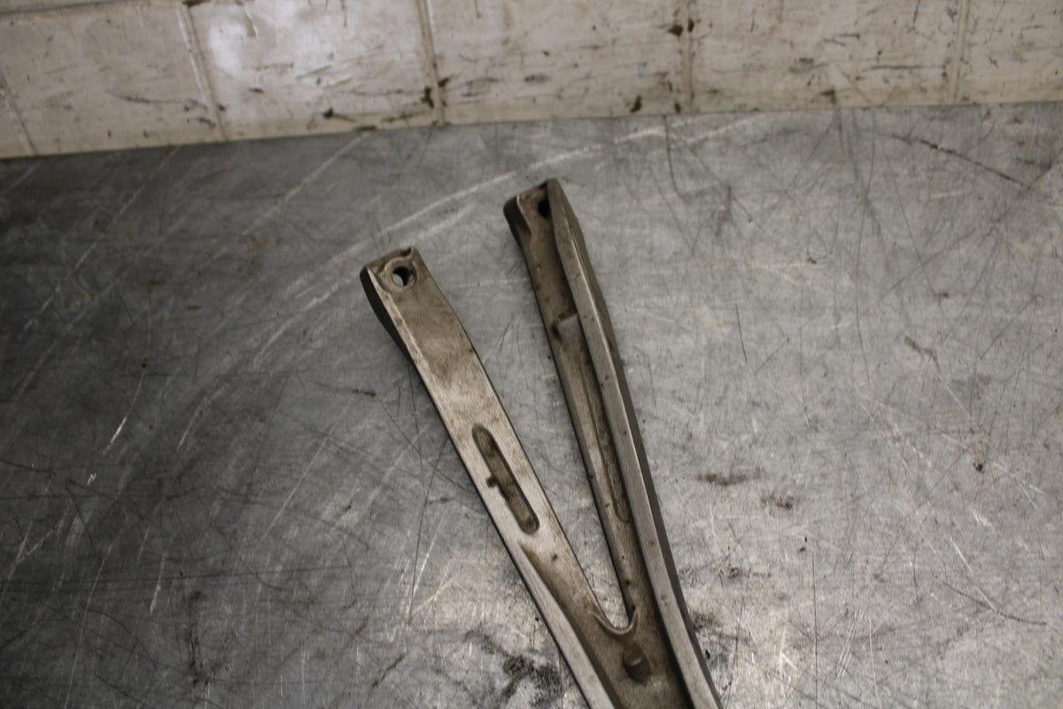 2007 Yamaha YZF R1 LEFT REAR PASSENGER PEG 5JJ-27431-10-00 5VY-2741L-00-00 BB523