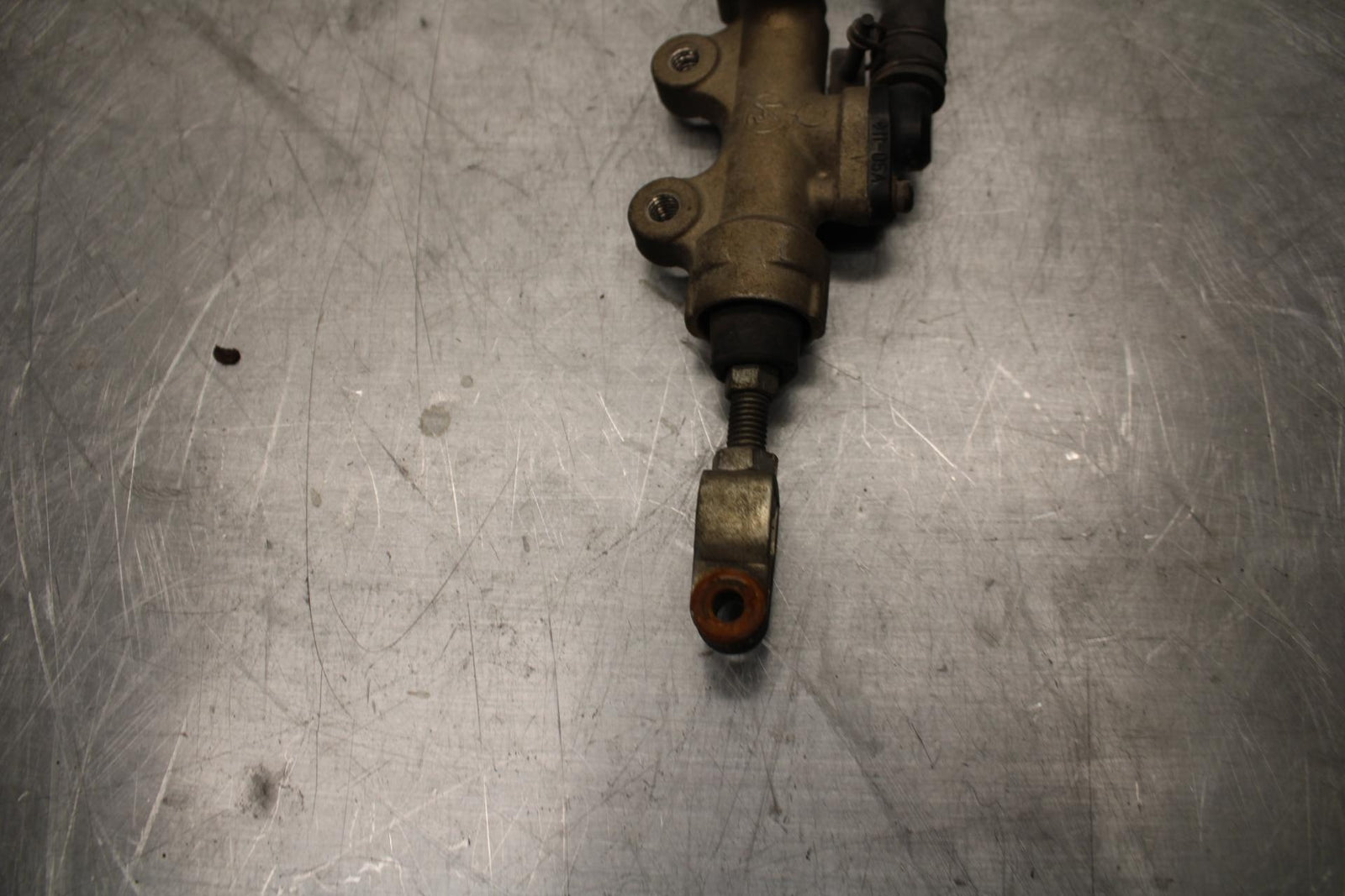 91-92 SUZUKI GSXR750 M  REAR BACK BRAKE MASTER CYLINDER W RESERVOIR BB493