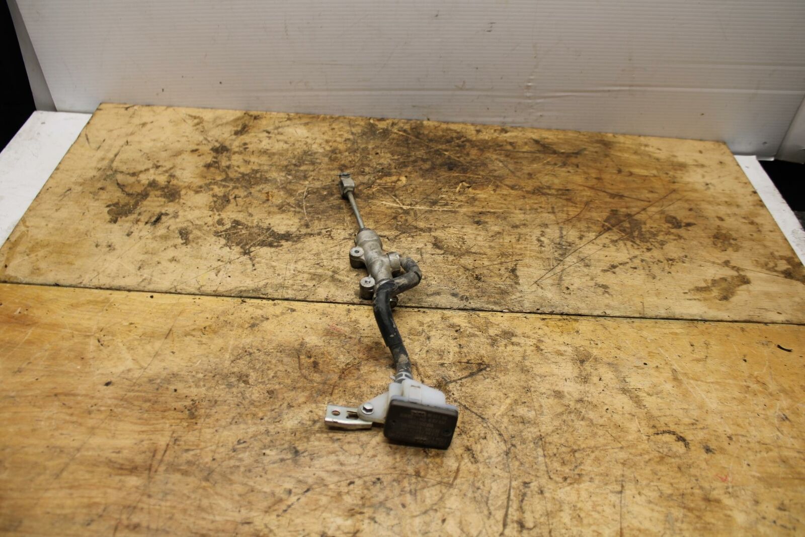07-11 SUZUKI VSTROM 650 REAR BACK BRAKE MASTER CYLINDER W RESERVOIR BB340