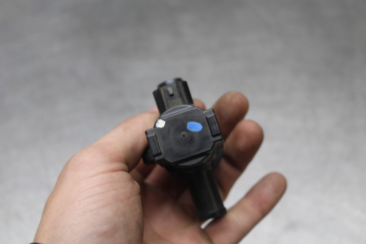 08 KAWASAKI NINJA ZX10R AIR VALVE SOLENOID TOP ENGINE SWITCH SENSOR BB902