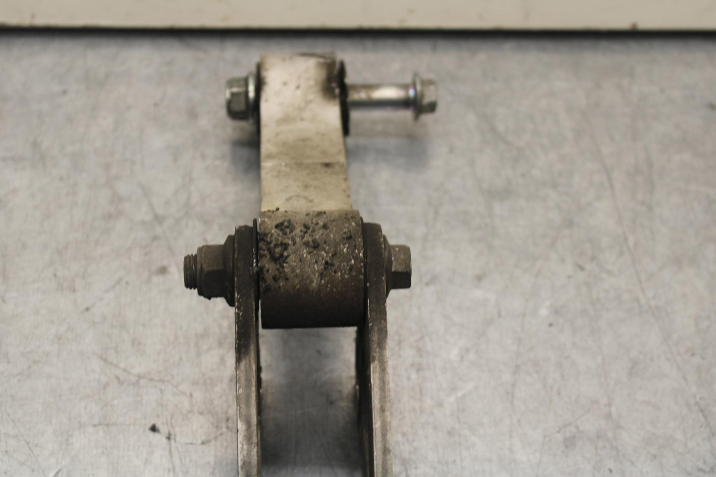 2011 Suzuki GSXR600 REAR DOGBONE SHOCK LINKAGE LINK BB602