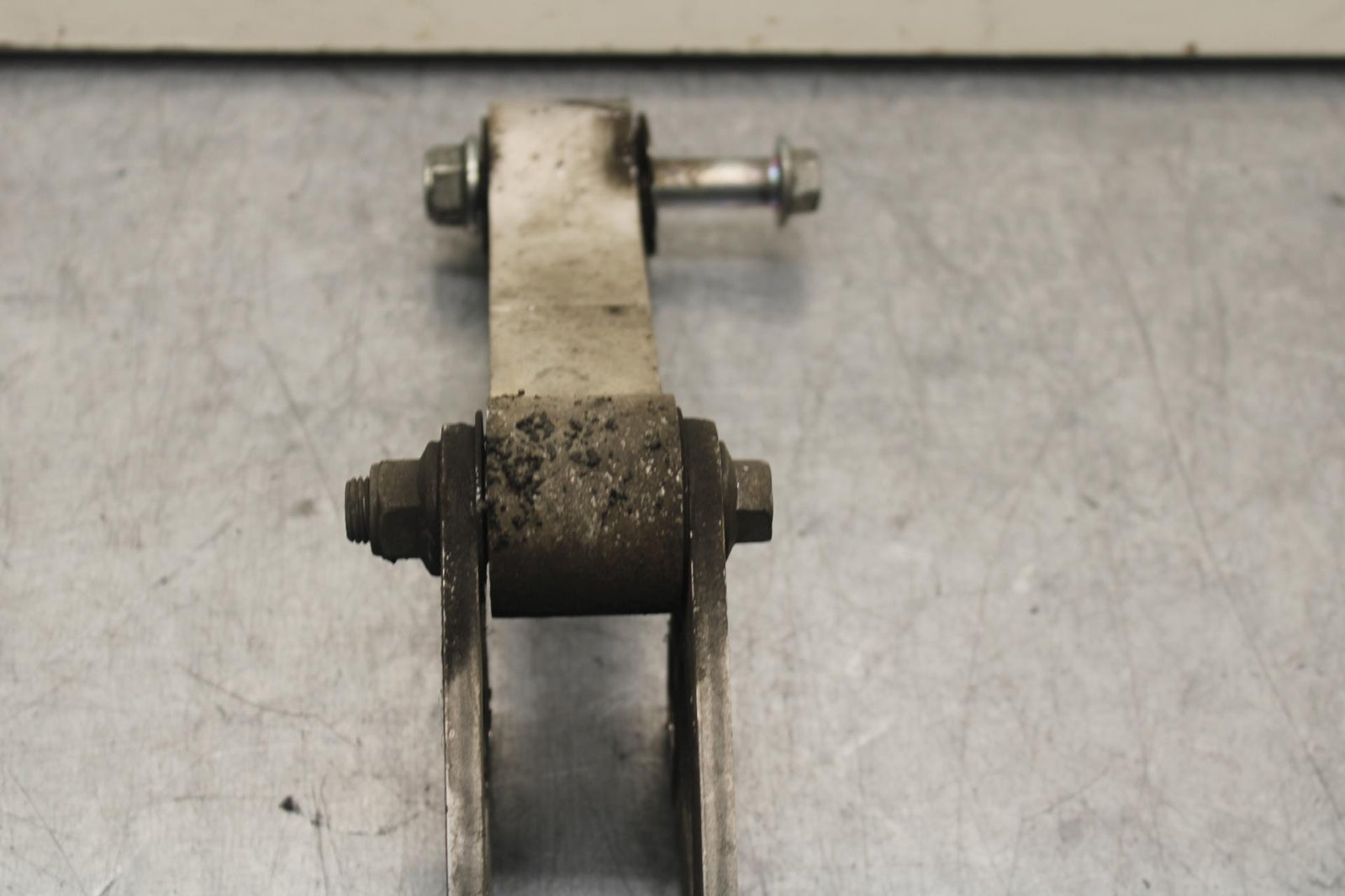 2011 Suzuki GSXR600 REAR DOGBONE SHOCK LINKAGE LINK BB602
