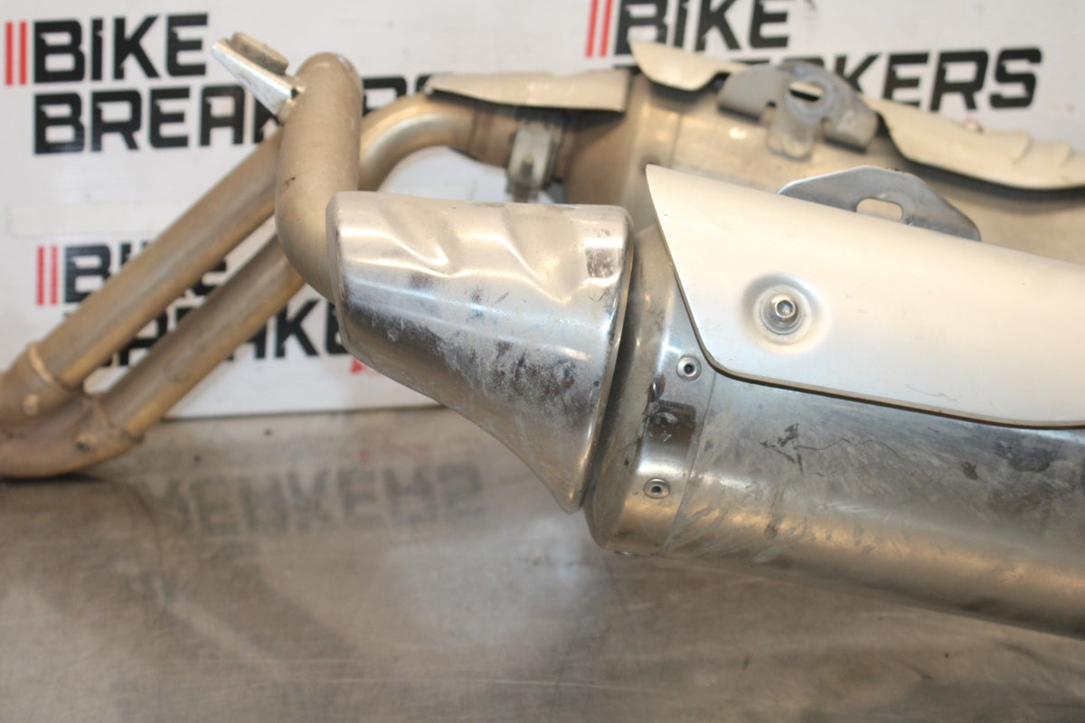 05-08 TRIUMPH SPEED TRIPLE 1050 EXHAUST PIPE MUFFLER SLIP ON SILENCER SET BB933