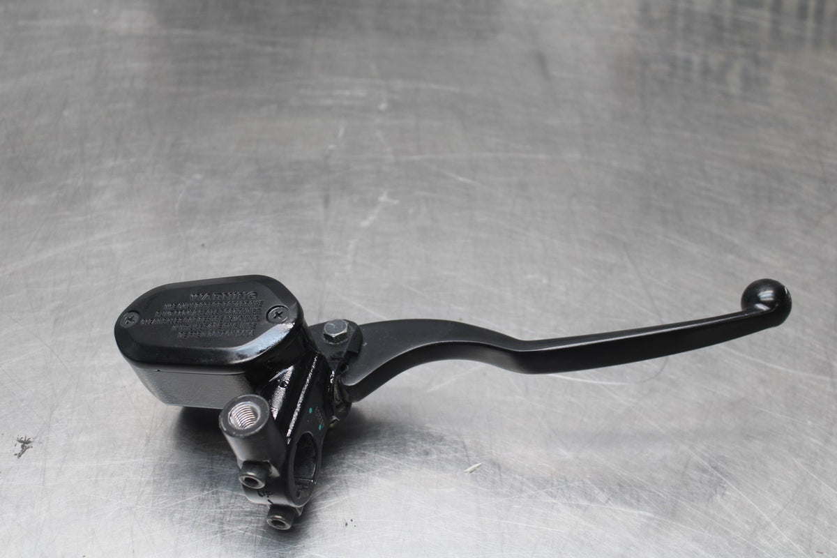 18-26 KAWASAKI Z400 FRONT BRAKE MASTER CYLINDER w/ LEVER BB852