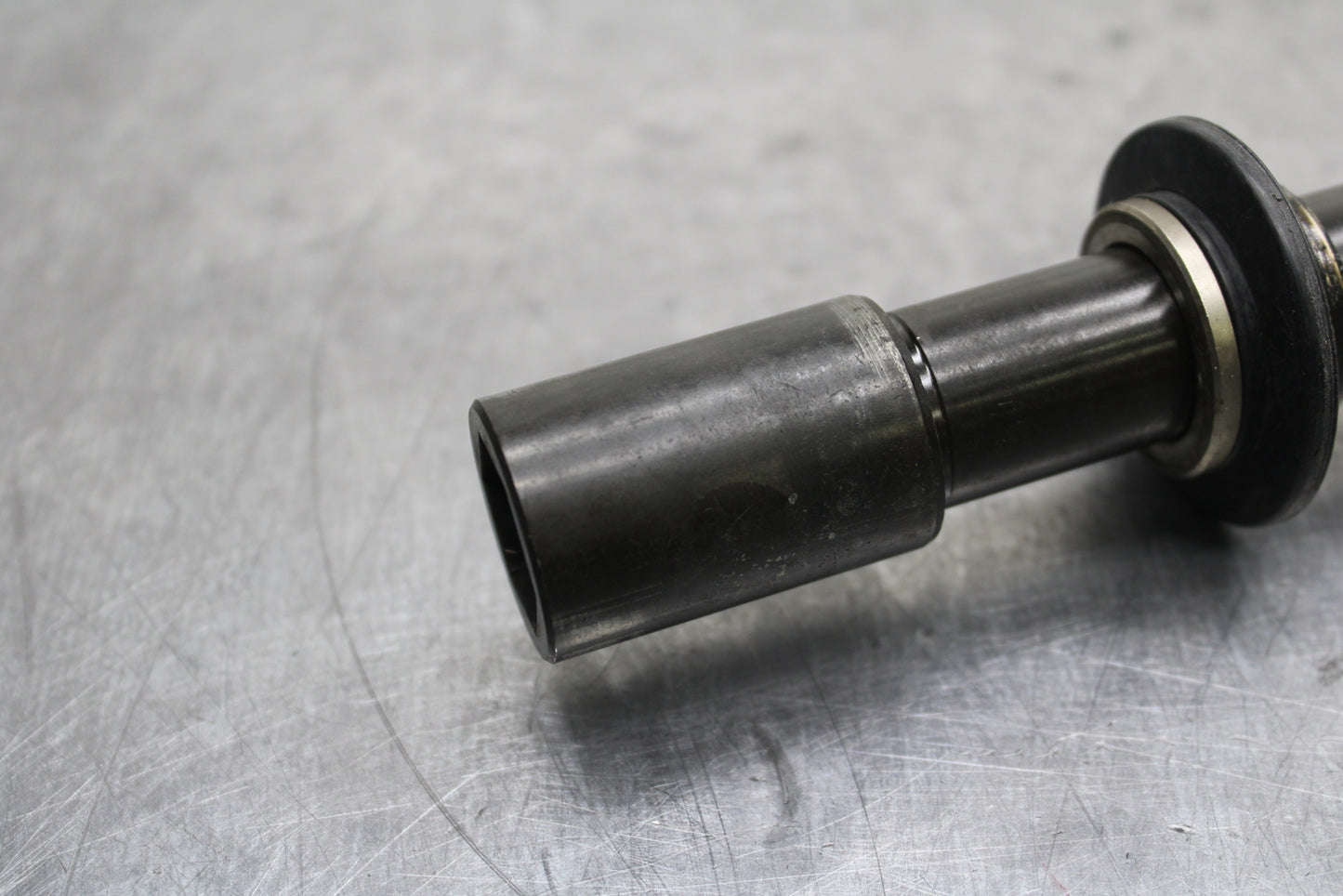 05 YAMAHA YZF R6  FRONT WHEEL RIM AXLE PIVOT BOLT BB132