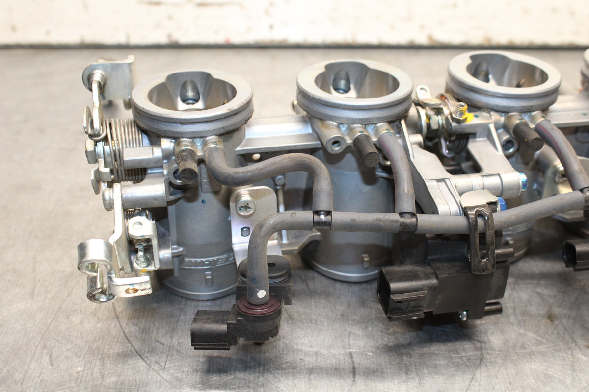 13-17 KAWASAKI NINJA ZX6R ZX636E MAIN FUEL INJECTORS / THROTTLE BODIES BB735
