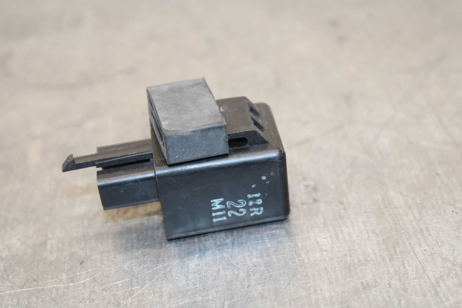 13-18 KAWASAKI NINJA ZX6R TURN SIGNAL BLINKER RELAY FLASHER SWITCH BB130