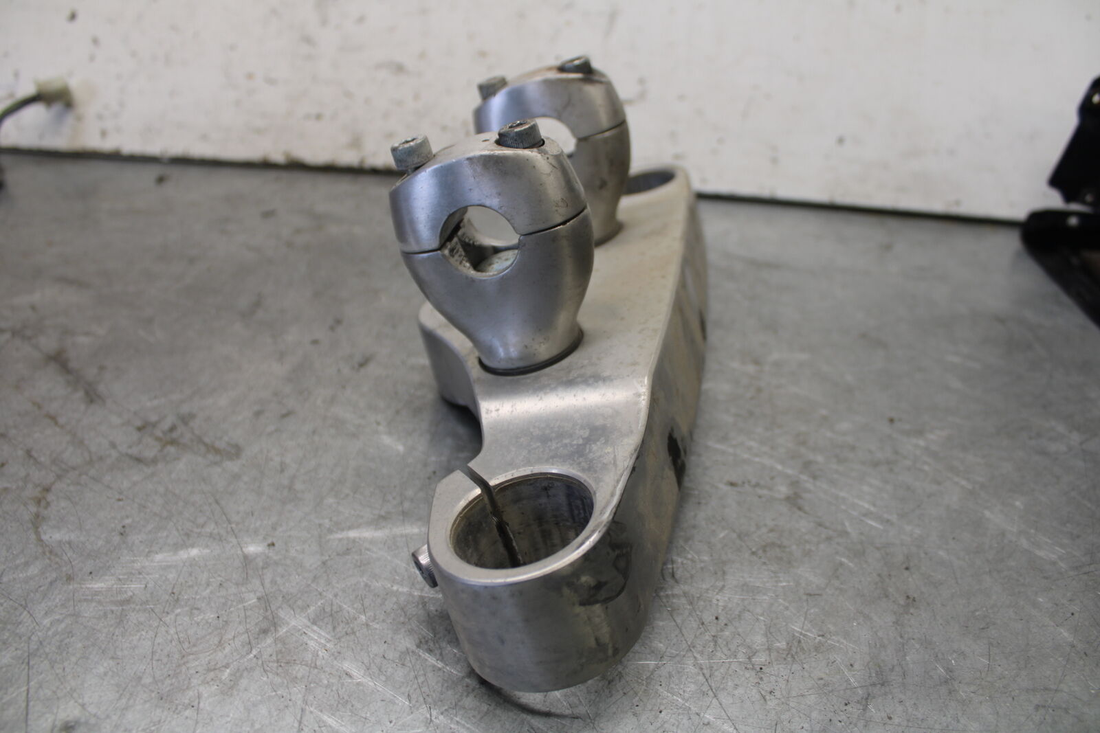 05-09 SUZUKI BOULEVARD C90 FORKS UPPER TRIPLE TREE CLAMP BB692