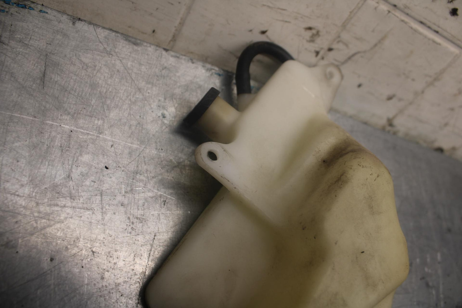 97-98 SUZUKI GSXR 600 SRAD COOLANT WATER TANK RESERVOIR BOTTLE BB455