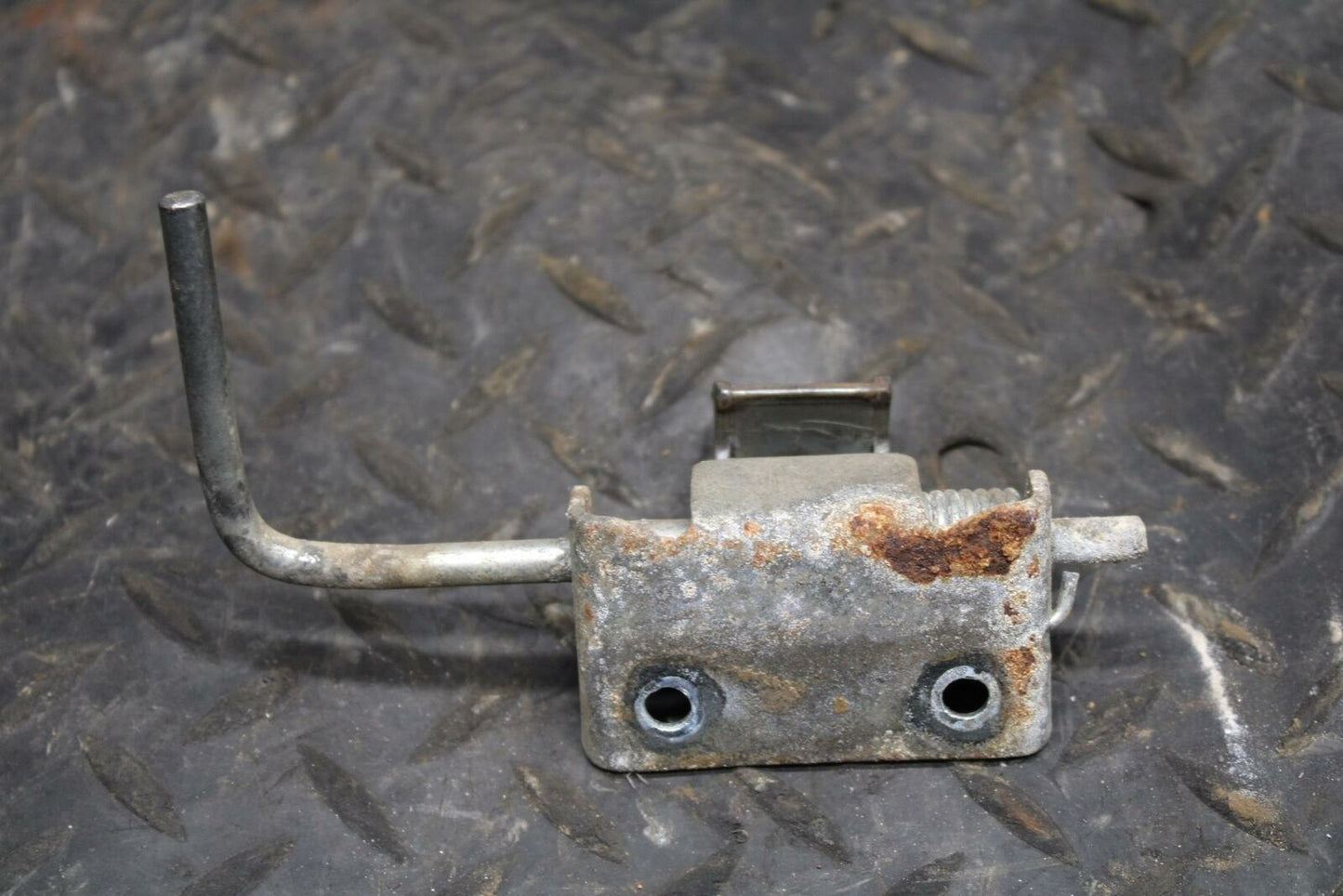 71 HONDA CT70 TRAIL SEAT SADDLE LATCH BB216 A