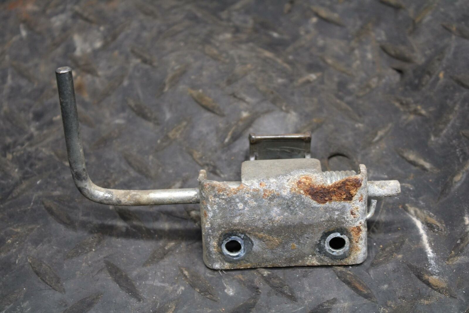 71 HONDA CT70 TRAIL SEAT SADDLE LATCH BB216 A