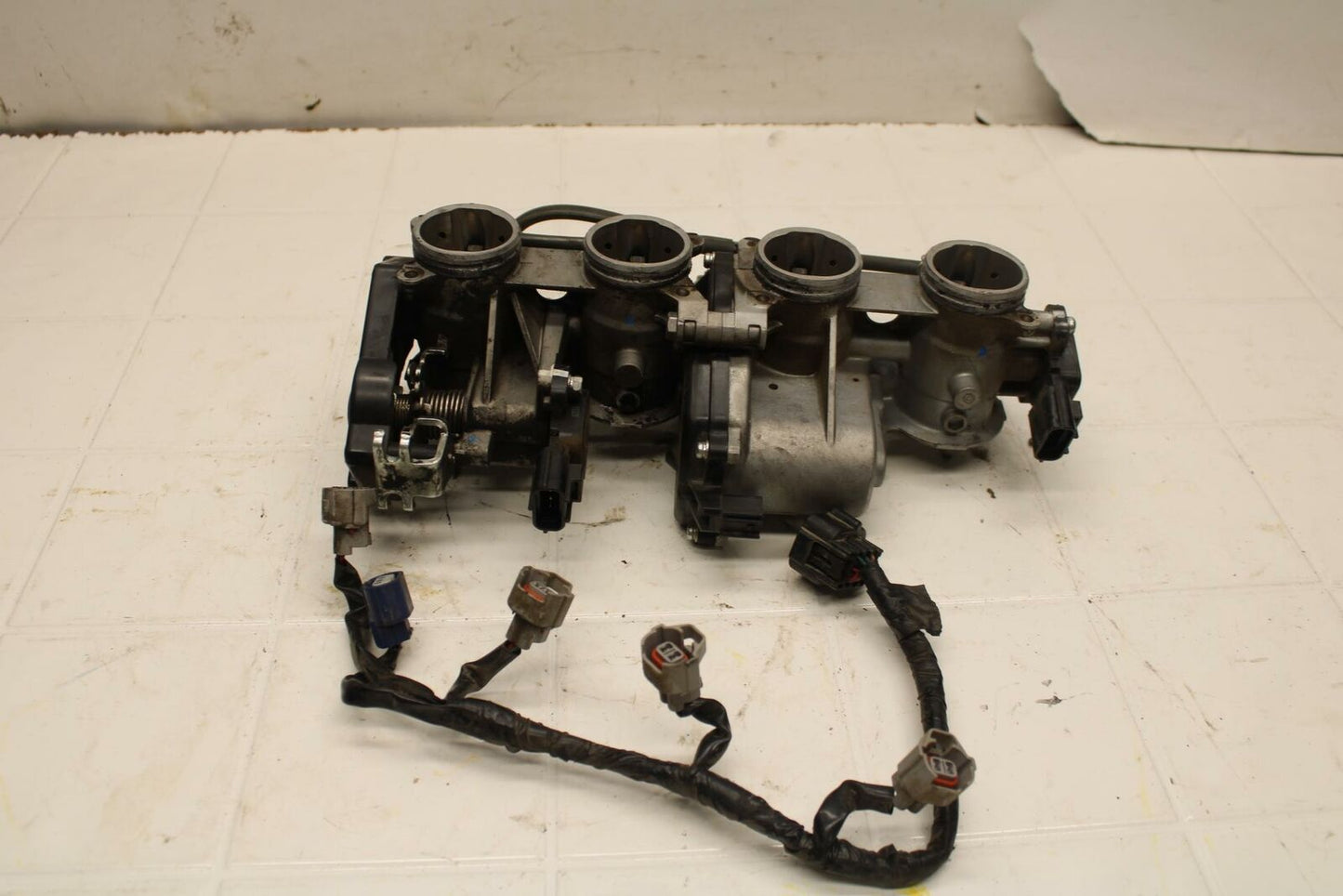 08-16 YAMAHA YZF R6 MAIN FUEL INJECTORS / THROTTLE BODIES BB406