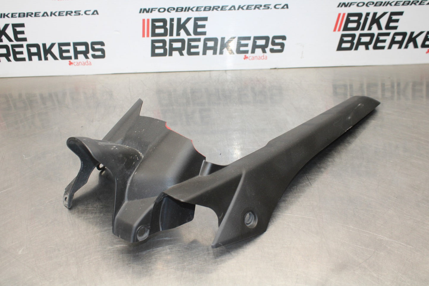 23-24 YAMAHA MT-07 REAR BACK DRIVE CHAIN GUARD COVER SHIELD BB194