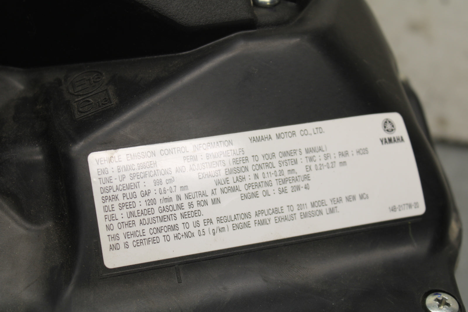 09-14 YAMAHA YZF R1 AIRBOX AIR INTAKE FILTER BOX BB696