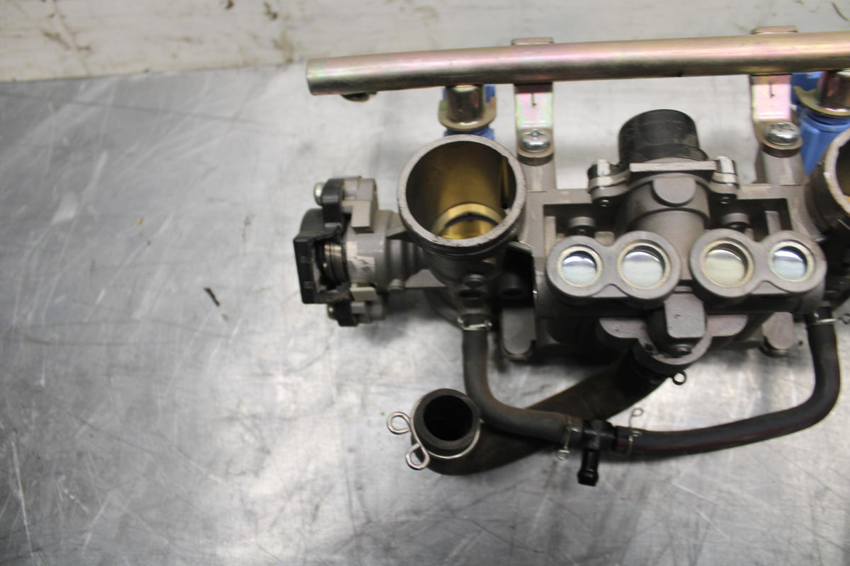 17-23 SUZUKI GSXR 250 GSX250RL8 MAIN FUEL INJECTORS / THROTTLE BODIES BB490