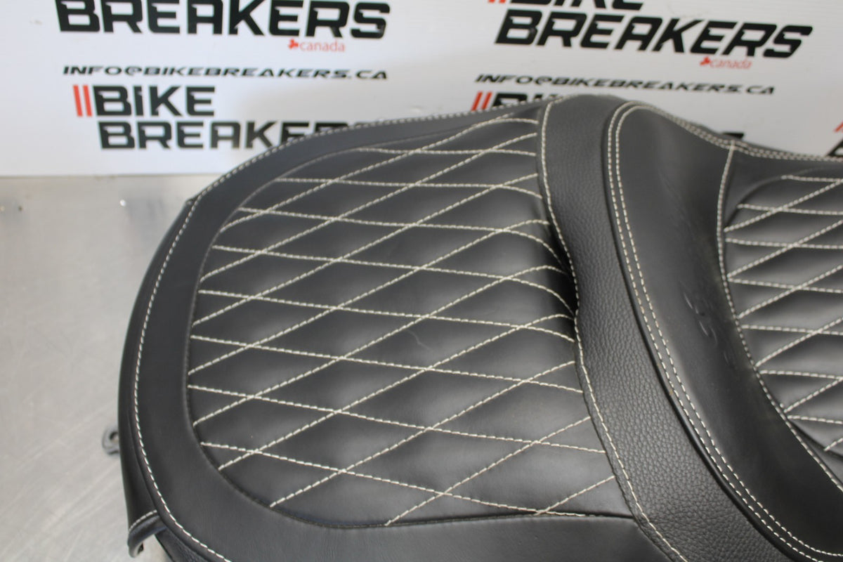 18 INDIAN ROADMASTER HEATED FRONT REAR SADDLE SEAT BB191