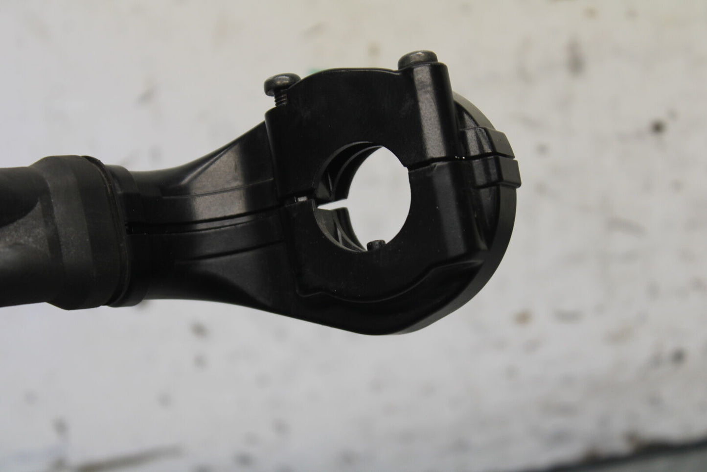 09-12 KAWASAKI NINJA ZX6R THROTTLE CABLE LINE HOUSING GUIDE BB698