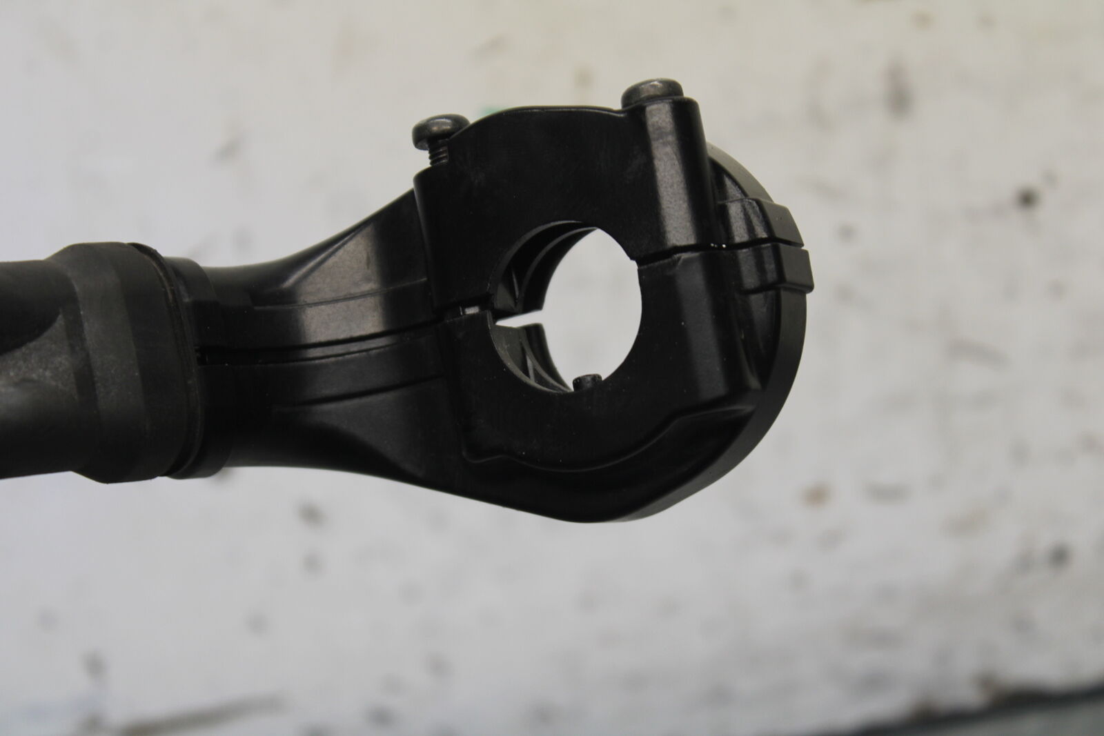 09-12 KAWASAKI NINJA ZX6R THROTTLE CABLE LINE HOUSING GUIDE BB698