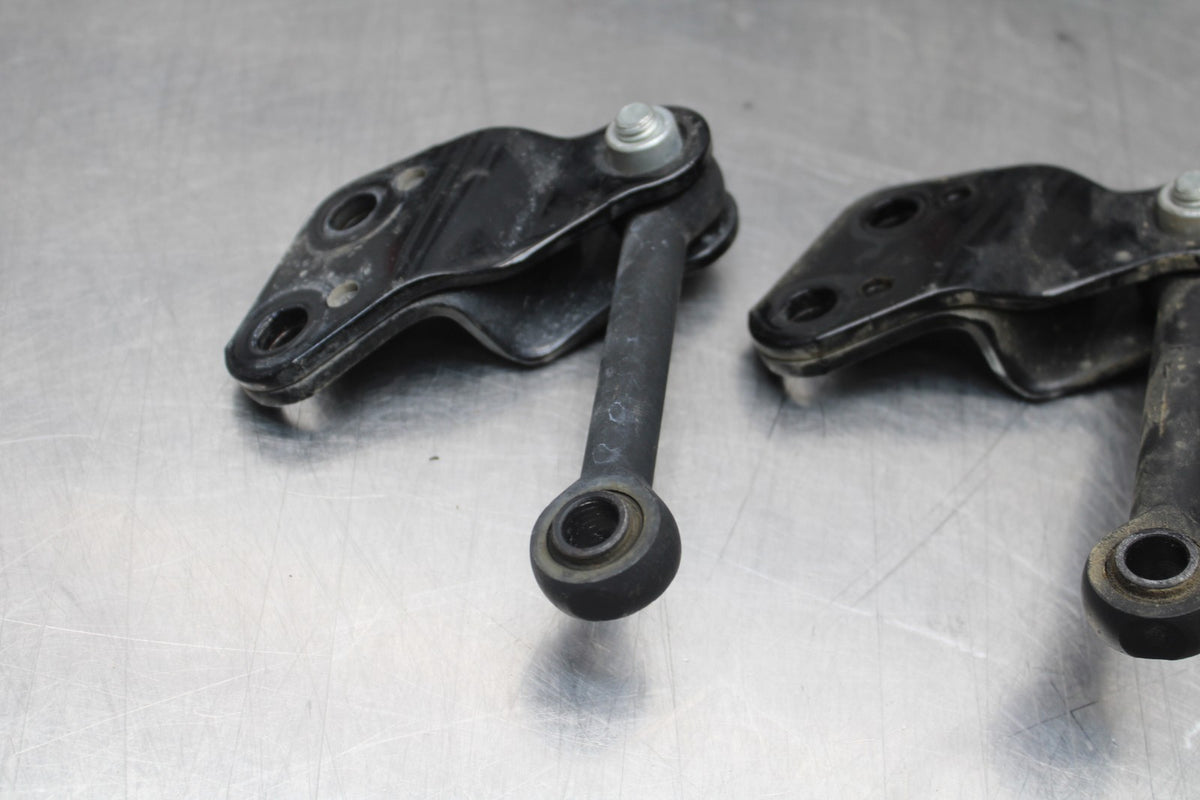 09 HARLEY-DAVIDSON SPORTSTER 1200 XL1200C ENGINE MOUNT MOTOR BRACKET BB776