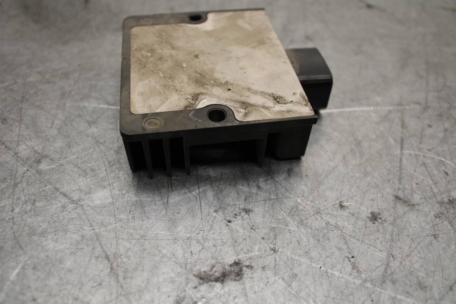 17 KAWASAKI Z900 ZR900 RECTIFIER VOLTAGE REGULATOR 21066-0753 BB549