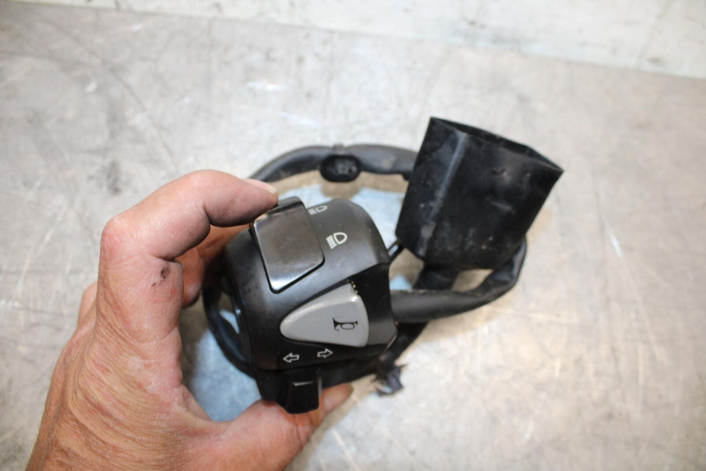 2016 Honda CBR500R LEFT CLIP ON HANDLE HORN SIGNALS SWITCH  BB45
