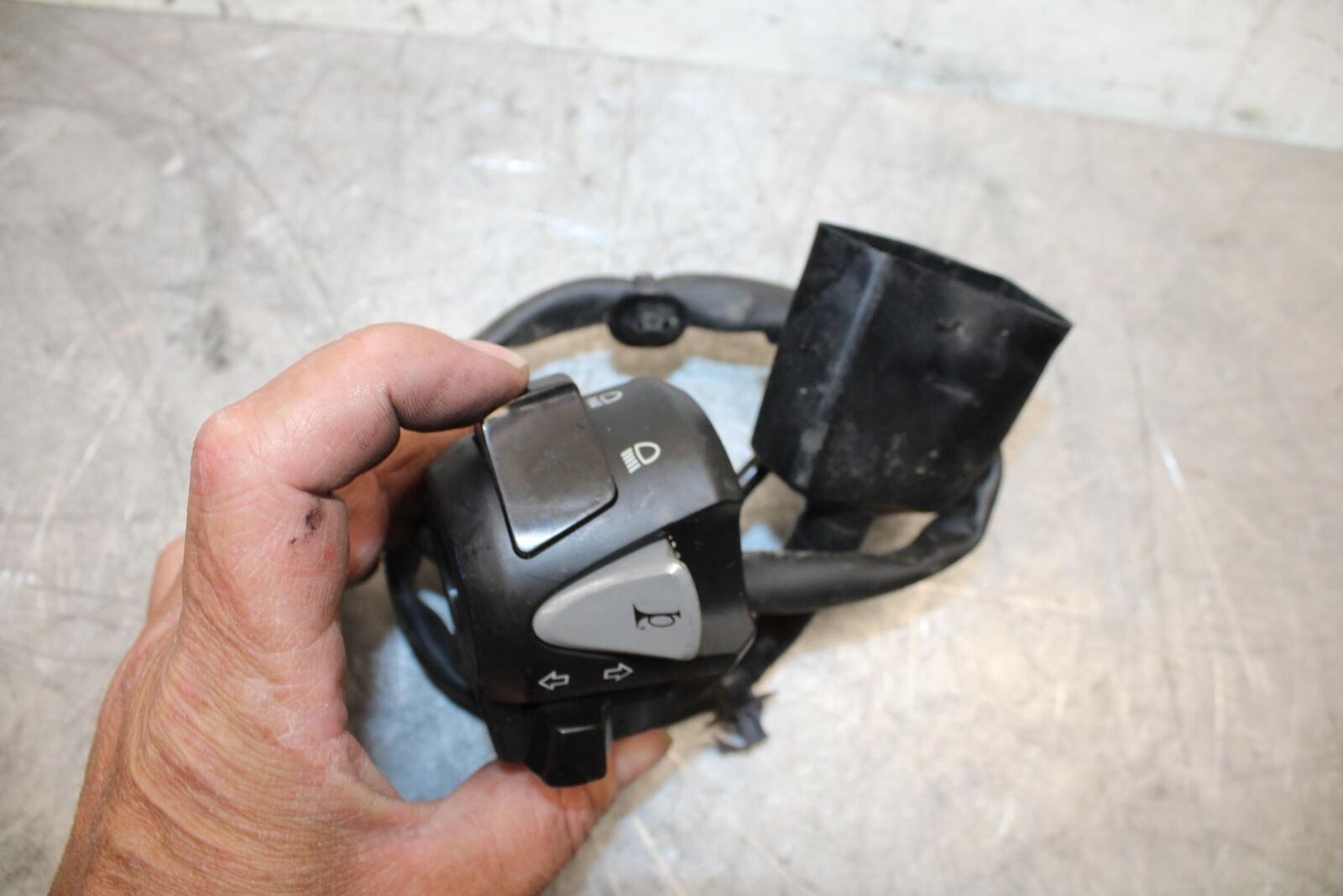 2016 Honda CBR500R LEFT CLIP ON HANDLE HORN SIGNALS SWITCH  BB45