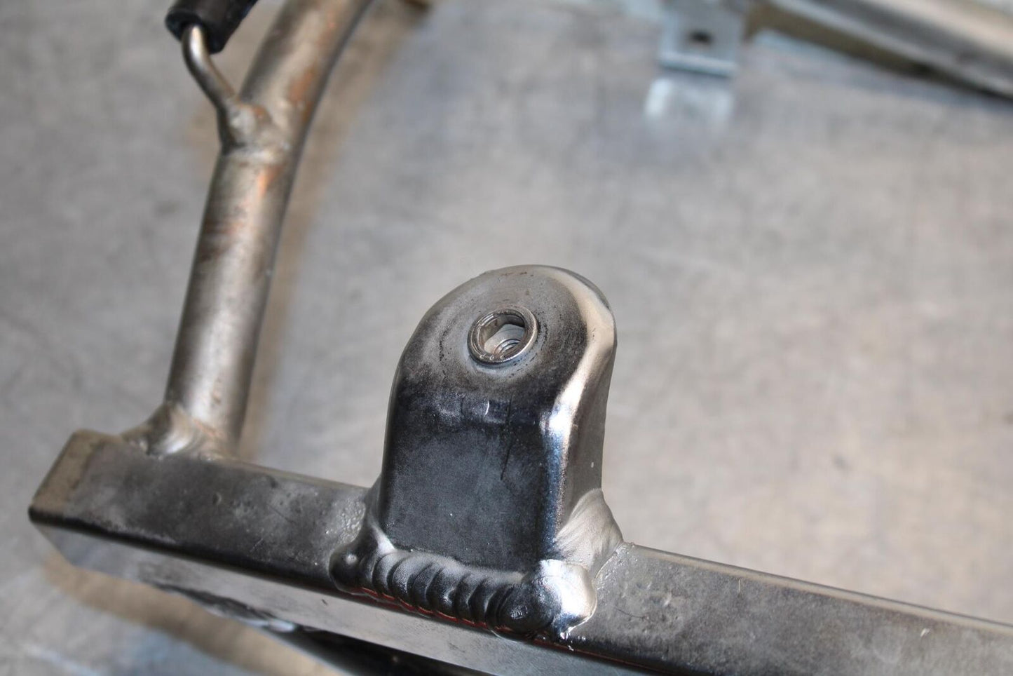 2001 Suzuki GSXR750 REAR SUBFRAME BACK SUB FRAME 41200-35F02 41200-35F24 BB553