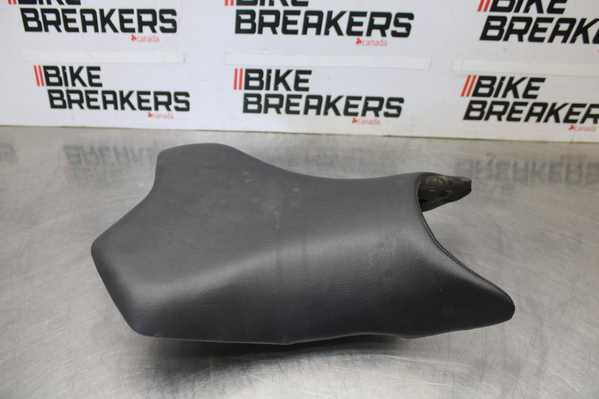24-25 KAWASAKI NINJA 500 ABS FRONT DRIVERS SEAT PAD SADDLE PILLION BB899